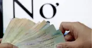 Phát hiện nợ thuế trên eTax: Cần làm gì để tránh bị tạm hoãn xuất cảnh?