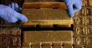 Quỹ vàng SPDR mua ròng hơn 1,4 tấn, giá vàng hồi phục nhẹ
