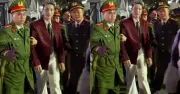Quân A.P bất ngờ gây sốt MXH với loạt ảnh hậu trường bị 'áp giải'