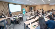 Rò rỉ đề thi Cambridge AS Level: Hàng nghìn thí sinh phải thi lại vào tháng 6
