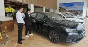 Sức mua thị trường ô tô quay đầu giảm nhẹ, khuyến mãi giảm giá vẫn ngập tràn