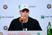 Sinner bị loại sớm tại Roland Garros vì kiệt sức