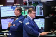 S&P 500 và Nasdaq lập đỉnh mới bất chấp rủi ro địa chính trị