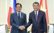 Thủ tướng Lê Minh Hưng gặp Tổng thống Philippines tại ASEAN