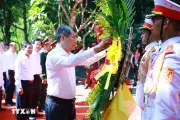 Thủ tướng Lê Minh Hưng tri ân các anh hùng liệt sỹ tại tỉnh Quảng Trị
