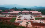 Thủ tướng yêu cầu đẩy nhanh xây dựng trường nội trú vùng biên