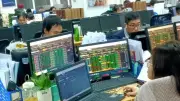 Thanh khoản thị trường giảm, khối ngoại bán ròng hơn 900 tỷ đồng