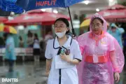 Thời tiết nắng nóng, có mưa dông trong kỳ thi lớp 10 tại TPHCM