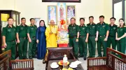 Thiếu tướng Nguyễn Thành Trung thăm chúc mừng Đại lễ Phật đản tại các chùa