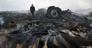 Thảm kịch MH17: Máy bay vỡ tan trên không trung, 298 người thiệt mạng