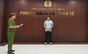 Thu giữ hơn 1.400 đôi giày, dép giả nhãn hiệu nổi tiếng tại TP.HCM