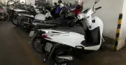Tại sao xe máy ít sử dụng lại nhanh hết điện và hỏng ắc-quy?