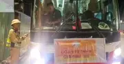 Tài xế không bằng lái chở 42 khách trên cao tốc, bị phạt 77 triệu đồng