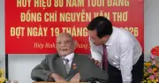Trao Huy hiệu 80 năm tuổi Đảng cho đảng viên 101 tuổi tại TP.HCM