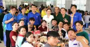 Trao quà yêu thương cho 130 trẻ em khó khăn tại Cần Thơ