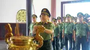 Tri ân cụ Phó bảng Nguyễn Sinh Sắc và trao học bổng cho học sinh nghèo