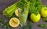 Trời nắng nóng cực đỉnh: Ra đường nhớ mang theo loại nước này để tránh sốc nhiệt