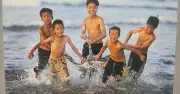 Triển lãm ảnh 'Tự hào thành phố mang tên Bác' tại trường tiểu học
