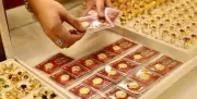 Truy tố nhân viên môi giới vàng lừa đảo chiếm đoạt hàng chục tỷ đồng