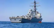 Tàu khu trục Mỹ USS Higgins gặp sự cố kỹ thuật trên biển