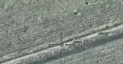 Ukraine công bố video loạt FPV tập kích đoàn xe quân sự Nga gần Bakhmut
