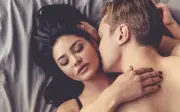 Vợ chết lặng khi biết chồng là một trong những chiến tích của bạn thân