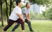 Về già: Cô đơn hay hạnh phúc không liên quan đến tiền, mà nằm ở điều này