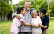Về già mới hiểu: Cả đời bon chen cuối cùng điều quý nhất lại là 4 người này
