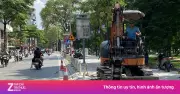 Vỉa hè lát đá trên đường trăm tỷ ở Hà Nội bị đục phá gây lãng phí