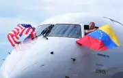 Video chuyến bay thẳng Mỹ-Venezuela khởi phục sau 7 năm gián đoạn