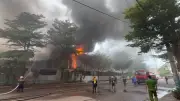 Video: Kịp thời dập tắt đám cháy tại kho chứa xe điện ở Gia Lai