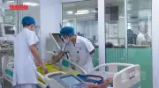 Video sốc: Nguy kịch do lao động giữa nắng nóng gay gắt