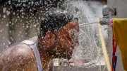 Video: Sóng nhiệt khốc liệt tại Ấn Độ, ít nhất 16 người tử vong