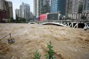 Video: Trung Quốc sơ tán hơn 16.000 người do mưa lũ nghiêm trọng