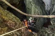 Video vụ mắc kẹt trong hang tại Lào: 5 người được giải cứu
