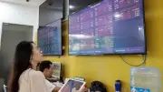 VN-Index giảm nhẹ, khối ngoại bán ròng hơn 928 tỷ đồng