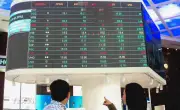 VN-Index rung lắc mạnh, hồi phục ngoạn mục nhờ bắt đáy bất động sản