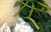 Xác minh vụ canh rau có sâu ở bếp ăn sinh viên Đại học Huế