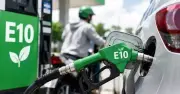 Xăng E10 sắp bán toàn quốc: Chủ xe cần lưu ý gì?