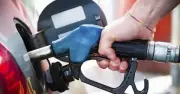 Xăng RON95 tăng gần 1.500 đồng/lít từ chiều 21/5