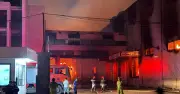 Xuyên đêm dập lửa tại công ty giấy ở Hưng Yên, thiêu rụi 5.000 m² kho xưởng