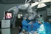 Đẩy mạnh đào tạo vi phẫu chuyên sâu cho bác sĩ trẻ về công nghệ y khoa hiện đại