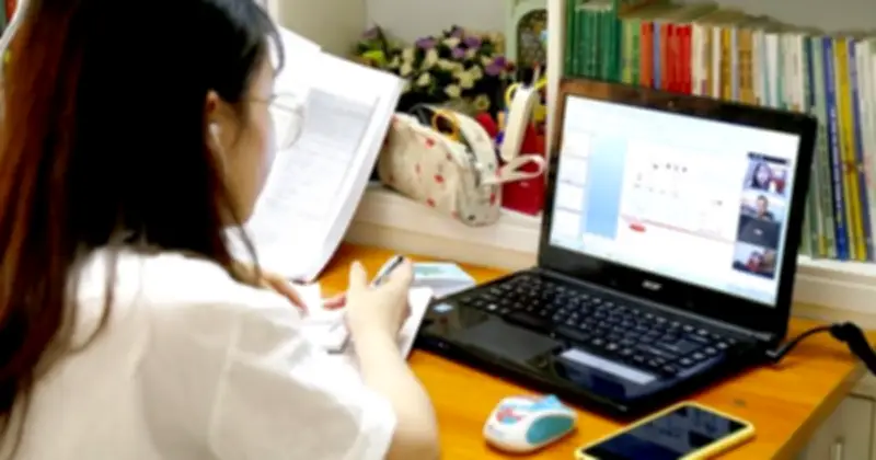 2 triệu người Việt học online: Vì sao doanh nghiệp vẫn chuộng lao động bài bản?