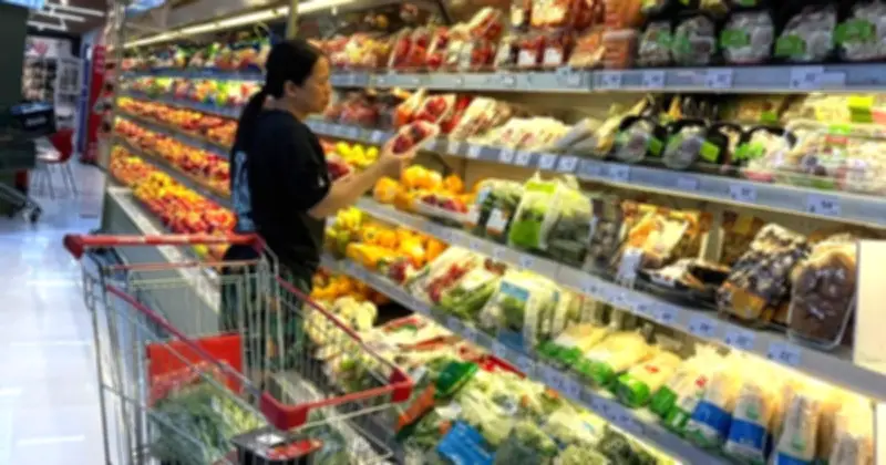 35,3% hộ gia đình bị ảnh hưởng do giá cả tăng cao trong tháng 5