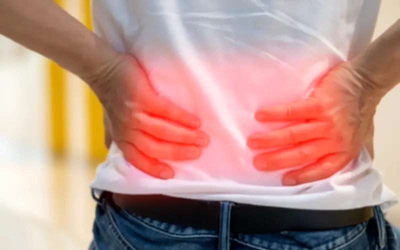 4 dấu hiệu cảnh báo thận đang tổn thương ngoài đau lưng