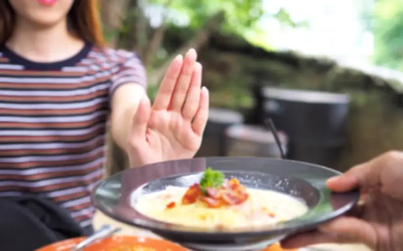 5 thói quen ăn tối làm giảm tuổi thọ nhiều người Việt mắc phải