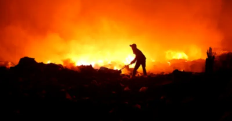 7 năm theo đuổi bãi rác: Nhiếp ảnh gia kể câu chuyện mưu sinh giữa khói bụi