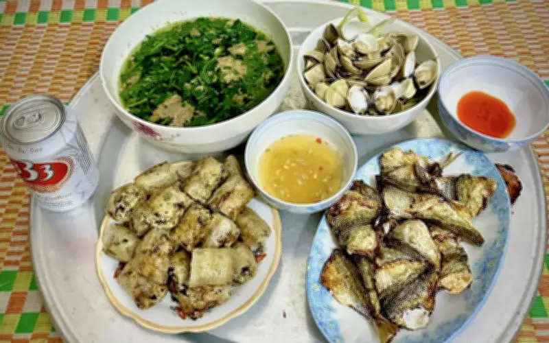 8 mâm cơm gia đình ngày hè đơn giản, nấu với mắm dưa chất