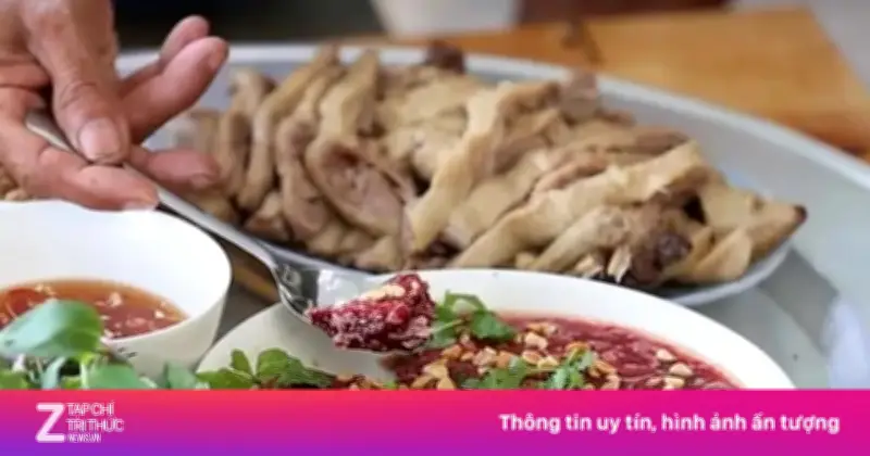 9 người nhập viện cấp cứu sau khi ăn tiết canh tại Hưng Yên