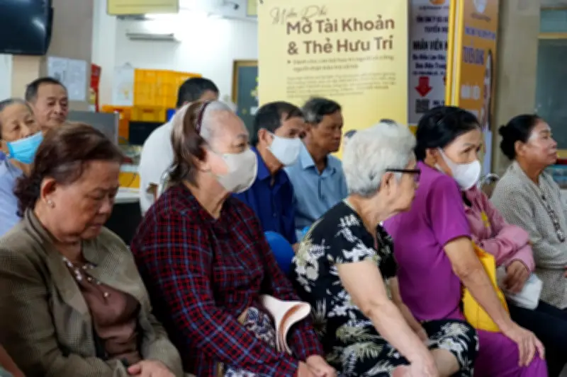 Đang hưởng lương hưu có được nhận thêm trợ cấp hưu trí xã hội?